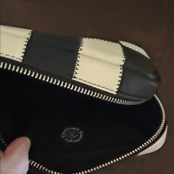 Coach Coachtopia black and white  Leather cosmetic case - Picture 6 of 6